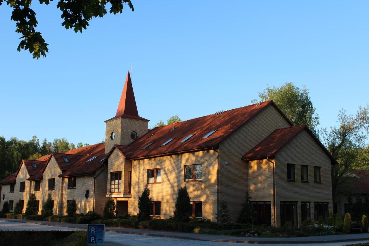 Uroczysko Porszewice - Osrodek Konferencyjno-Rekolekcyjny Hotel Pabianice Ngoại thất bức ảnh